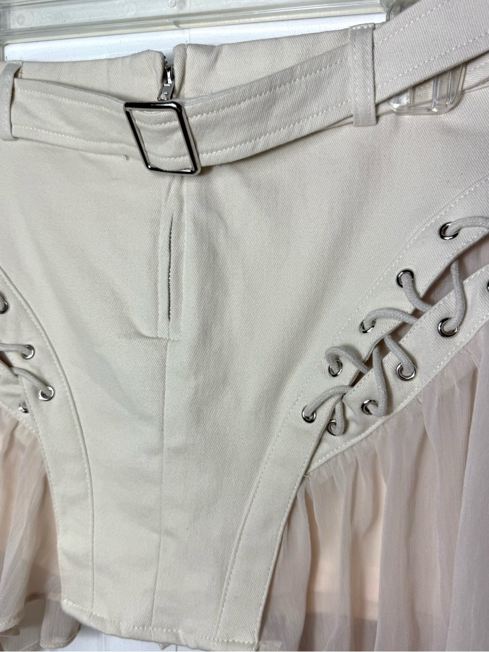 Fashion Nova Cream Mini Skort Skirt Buckle Lace Up Chiffon Hem Size Medium - Picture 6 of 7